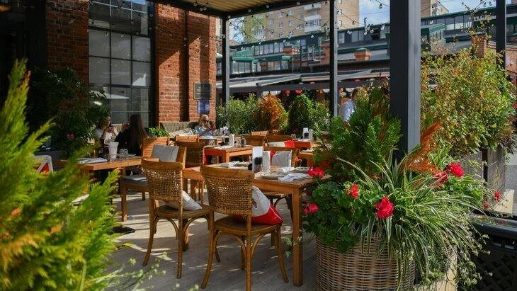 Сезон летних веранд в Москве может продлиться до ноября