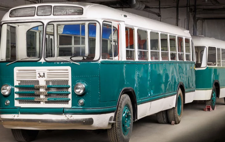 Последний массовый автобус завода имени Лихачева отреставрировали в Москве Последний массовый автобус завода имени Лихачева отреставрировали в Москве