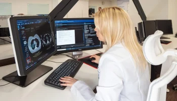 Собянин: Москва по поручению президента развивает ИИ-сервисы в сфере медицины