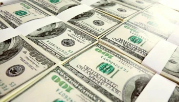 Внебиржевой курс доллара поднялся выше 80 руб впервые с 20 ноября