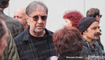 Солист "ДДТ" Шевчук приехал на похороны сооснователя "Аквариума" Гуницкого