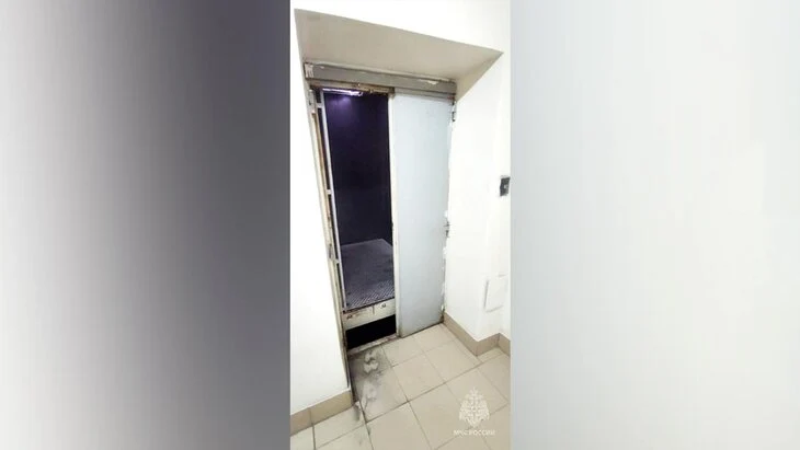 Беременная женщина застряла в лифте роддома во время схваток на Дальнем Востоке Беременная женщина застряла в лифте роддома во время схваток на Дальнем Востоке