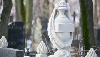 Столичные кладбища подготовили к посещениям в Пасху