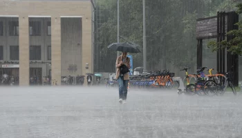 Синоптик Тишковец пообещал мощные залповые ливни в Москве на следующей неделе