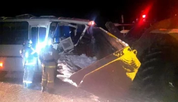 Автобус врезался в трактор под Пермью