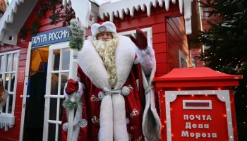Москвичи и гости города отправили 70 000 ретро-открыток с новогодним теплом