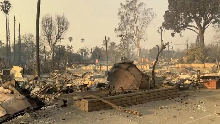 Число погибших из-за пожаров в Калифорнии выросло до 10 Число погибших из-за пожаров в Калифорнии выросло до 10