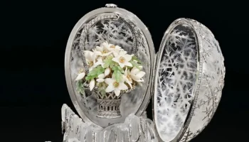 &laquo;Зимнее яйцо&raquo; Фаберже из коллекции Николая II продали за 25,7 миллиона долларов