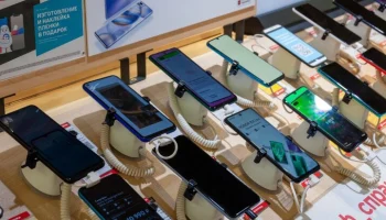 Минпромторг предложил ввести обязательную маркировку ноутбуков и смартфонов