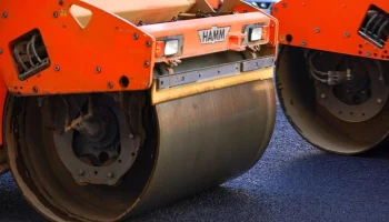 Более 900 тыс "квадратов" асфальта заменят на участке Киевского шоссе