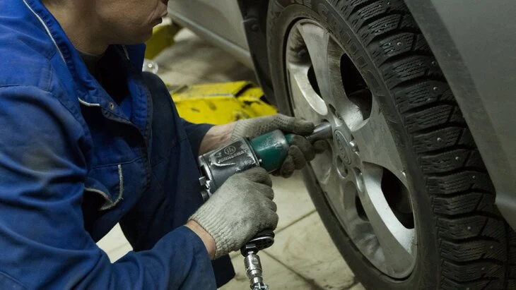 Россиян предупредили о возможном подорожании услуг шиномонтажа весной Россиян предупредили о возможном подорожании услуг шиномонтажа весной