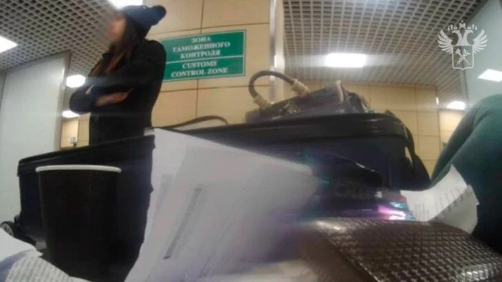 Бразильянка попыталась провезти внутри себя кокаин в Россию Бразильянка попыталась провезти внутри себя кокаин в Россию