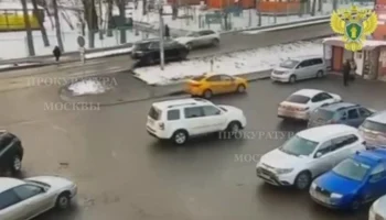 Автомобиль сбил девочку на пешеходном переходе в ТиНАО