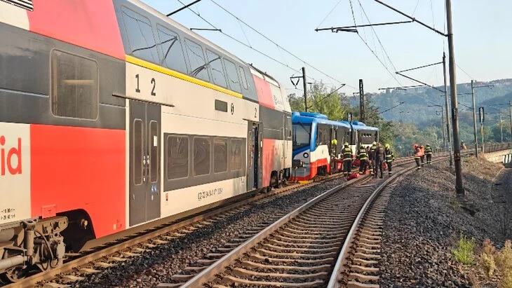 Idnes: столкновение поездов в Праге мог устроить пьяный машинист Idnes: столкновение поездов в Праге мог устроить пьяный машинист