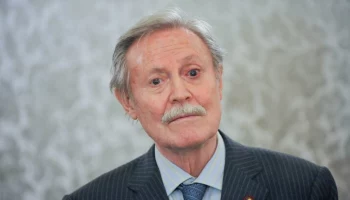 Юрия Соломина выписали из больницы после инсульта