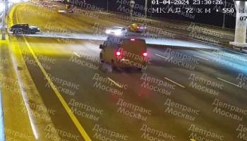 Несколько автомобилей столкнулись на МКАД в районе развязки с улицей Свободы