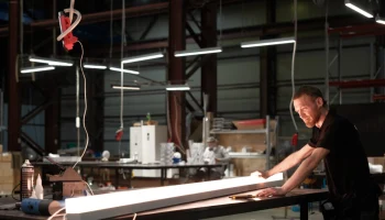 Московская компания увеличила выпуск светильников благодаря федеральному проекту