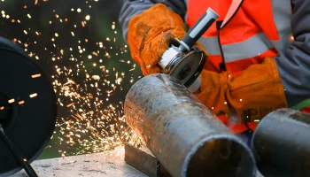 Стали известны самые высокооплачиваемые рабочие профессии в России