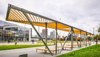 Собянин: В этом году приведем в порядок территории у 34 транспортных объектов