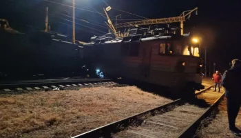 Восемь поездов задержались из-за схода электровоза в Ростовской области