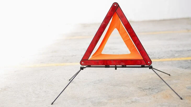 Авария произошла на Перовской эстакаде в районе Мастеровой улицы Авария произошла на Перовской эстакаде в районе Мастеровой улицы