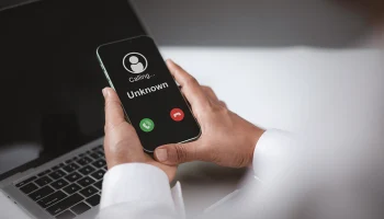 Мошенники пытались дозвониться до москвички 3,5 тысячи раз перед 8 Марта