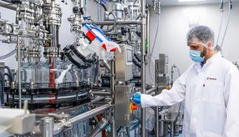 Собянин: Москва продолжит увеличивать объемы производства лекарств