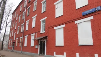 На юге Москвы былой облик вернули кирпичному дому 1958 года постройки