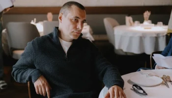 Сериал "Первый номер" с Евгением Цыгановым продлили на второй сезон