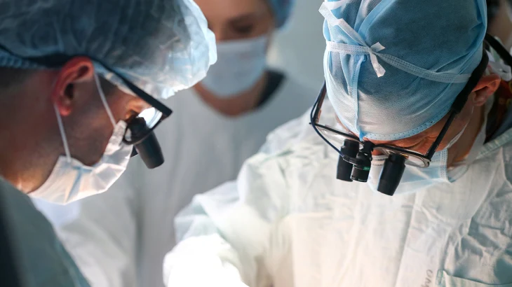 Столичные врачи удалили женщине опухоль яичника размером с баскетбольный мяч Столичные врачи удалили женщине опухоль яичника размером с баскетбольный мяч