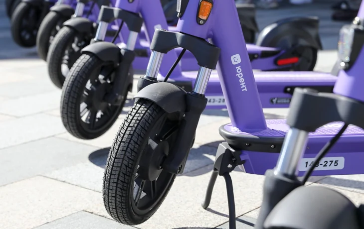 Власти обсудили запрет езды на электросамокатах по тротуарам Власти обсудили запрет езды на электросамокатах по тротуарам