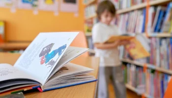 Сервис "Литрес" назвал ошибкой маркировку о наркотиках на детских книгах