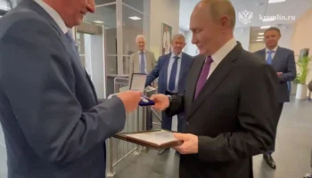 Патрушев вручил Путину медаль &laquo;За верность российскому флоту&raquo;