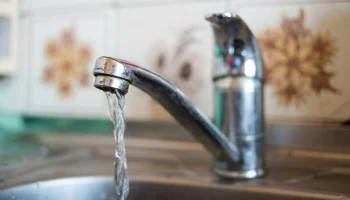 Подача воды начала возобновляться в дома Королева