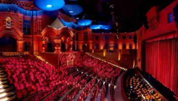 Заммэра Ракова рассказала о возможности пожениться на сцене под зрительские овации