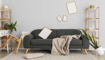 Дизайнер Кузнецова рассказала, как правильно ухаживать за мягкой мебелью