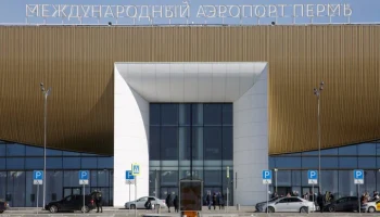 Самолет выкатился за взлетно-посадочную полосу в аэропорту Перми