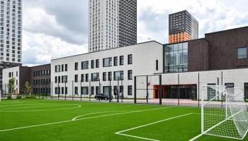 Собянин объявил о завершении строительства школы на северо-востоке Москвы