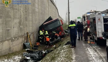 Два автомобиля столкнулись на Филимонковском шоссе в Новой Москве, есть погибший