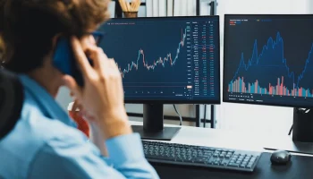 Силуанов призвал молодых людей попробовать себя на фондовом рынке