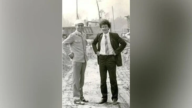 Собянин опубликовал архивное фото, когда работал начальником ЖКХ