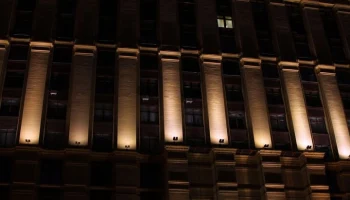 Архитектурно-художественная подсветка украсит 12 зданий на Кутузовском проспекте