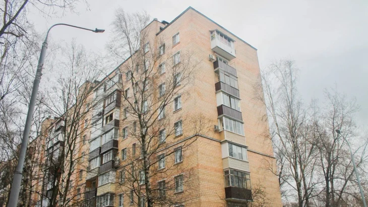 На востоке столицы прошел капитальный ремонт кирпичного дома 1969 года постройки
