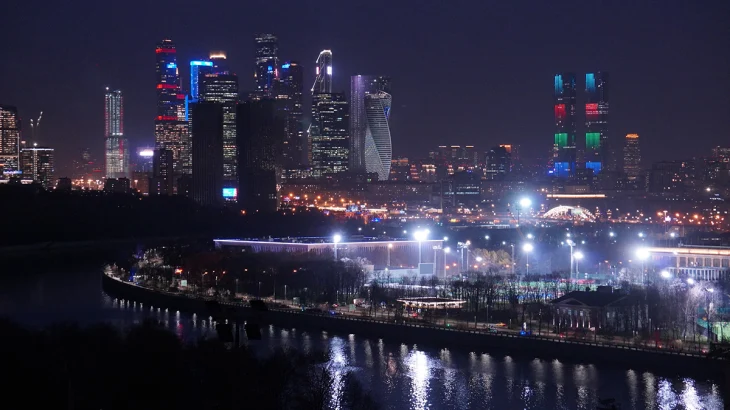 Самая длинная ночь года в Москве продлится 17 часов Самая длинная ночь года в Москве продлится 17 часов