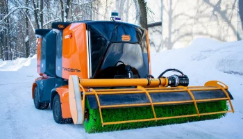 Собянин: В парках Москвы начали работать 10 роботов-уборщиков &laquo;Пиксель&raquo;