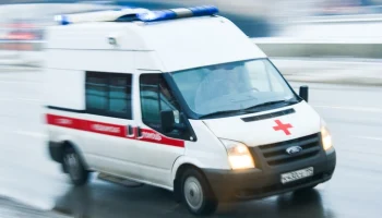 Десять рабочих пострадали при падении вахтового автобуса в реку на Камчатке