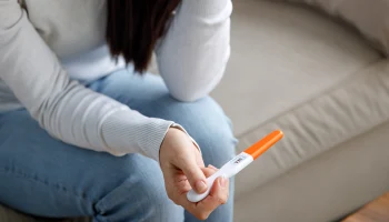 Депутат Вегнер предложил рожать детей от насильников и отдавать их в другие семьи