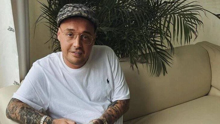 Электронный браслет рэпера Гуфа не позволяет ему приближаться только к бане Электронный браслет рэпера Гуфа не позволяет ему приближаться только к бане