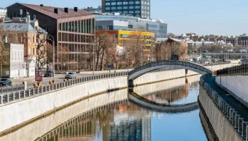 Собянин: более 700 деревьев высадят на благоустроенных набережных Яузы