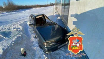 Автомобиль столкнулся с поездом в Подмосковье